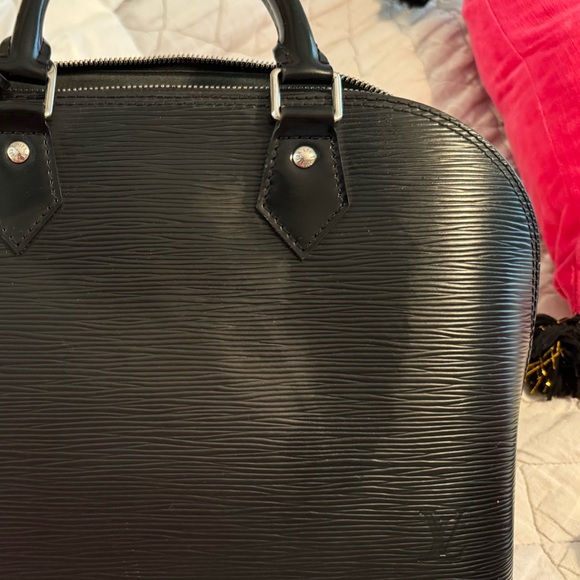 Louis Vuitton Black Epi Leather Alma - Picture 4 of 6
